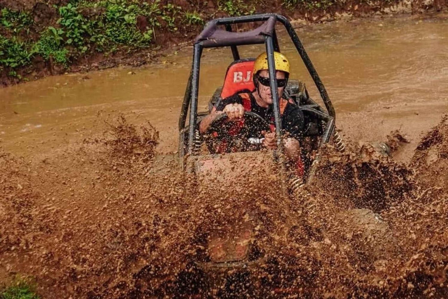 Ubud: Djungelbuggy och paintballäventyr med lunch