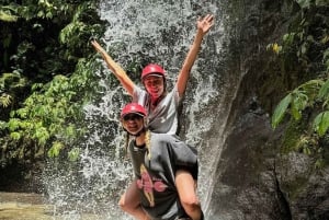 Ubud : Jungle, chute d'eau et tunnel : excursion en quad et options de déjeuner