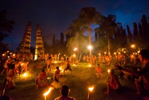 Ubud: Kecak-dans en dinerticket Royal Balinese Resort