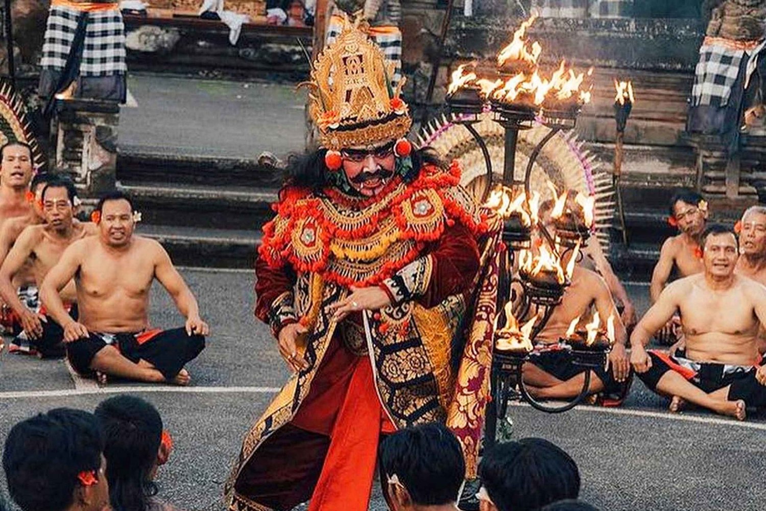 Ubud: Dança do fogo Kecak com transfer e excursão opcional de um dia
