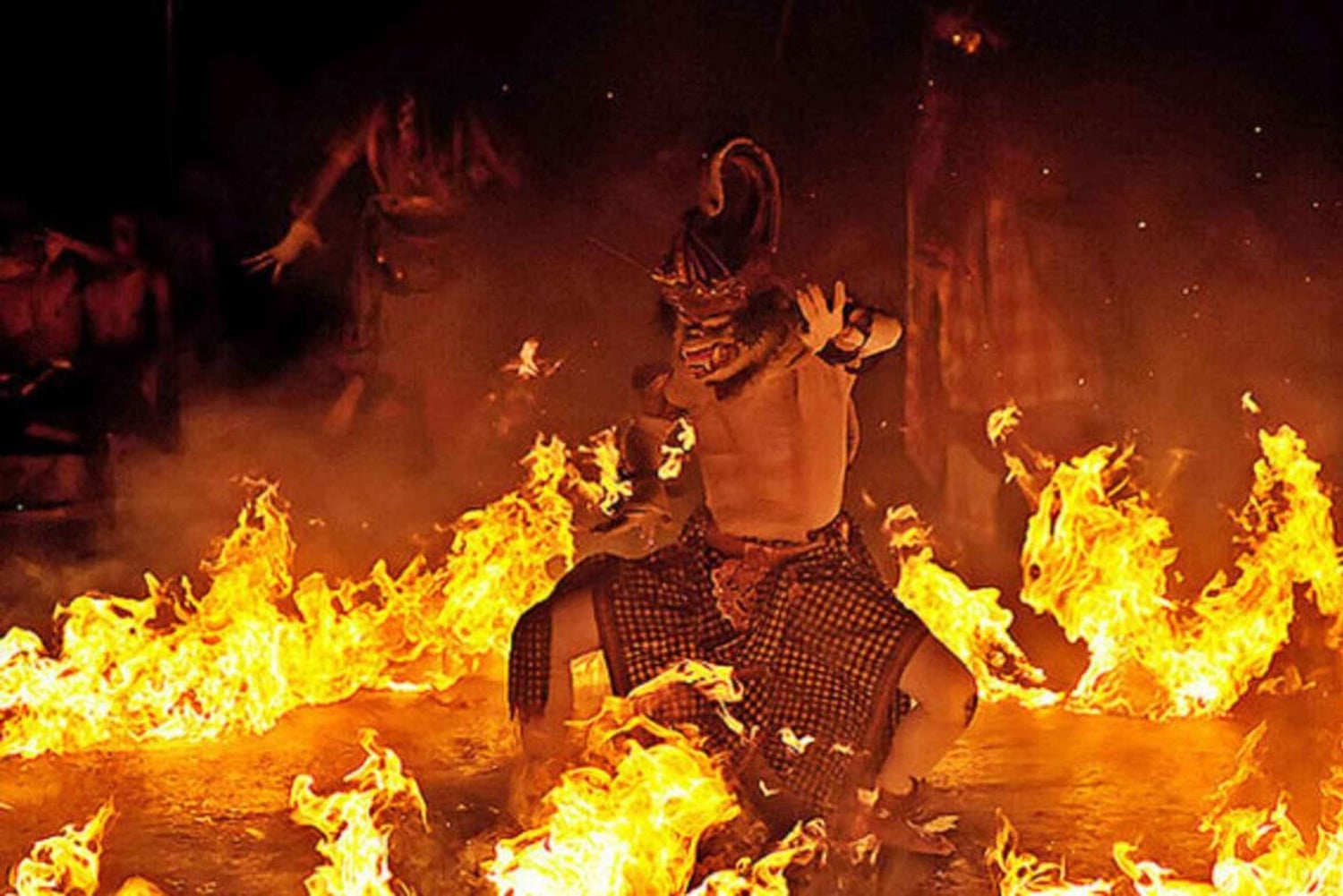 Ubud: Kecak Fire Dance med transfer och valfri dagstur