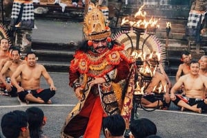 Ubud: Kecak Fire Dance med transfer och valfri dagstur