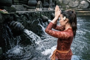 Ubud: Kecak Fire Dance med transfer och valfri dagstur