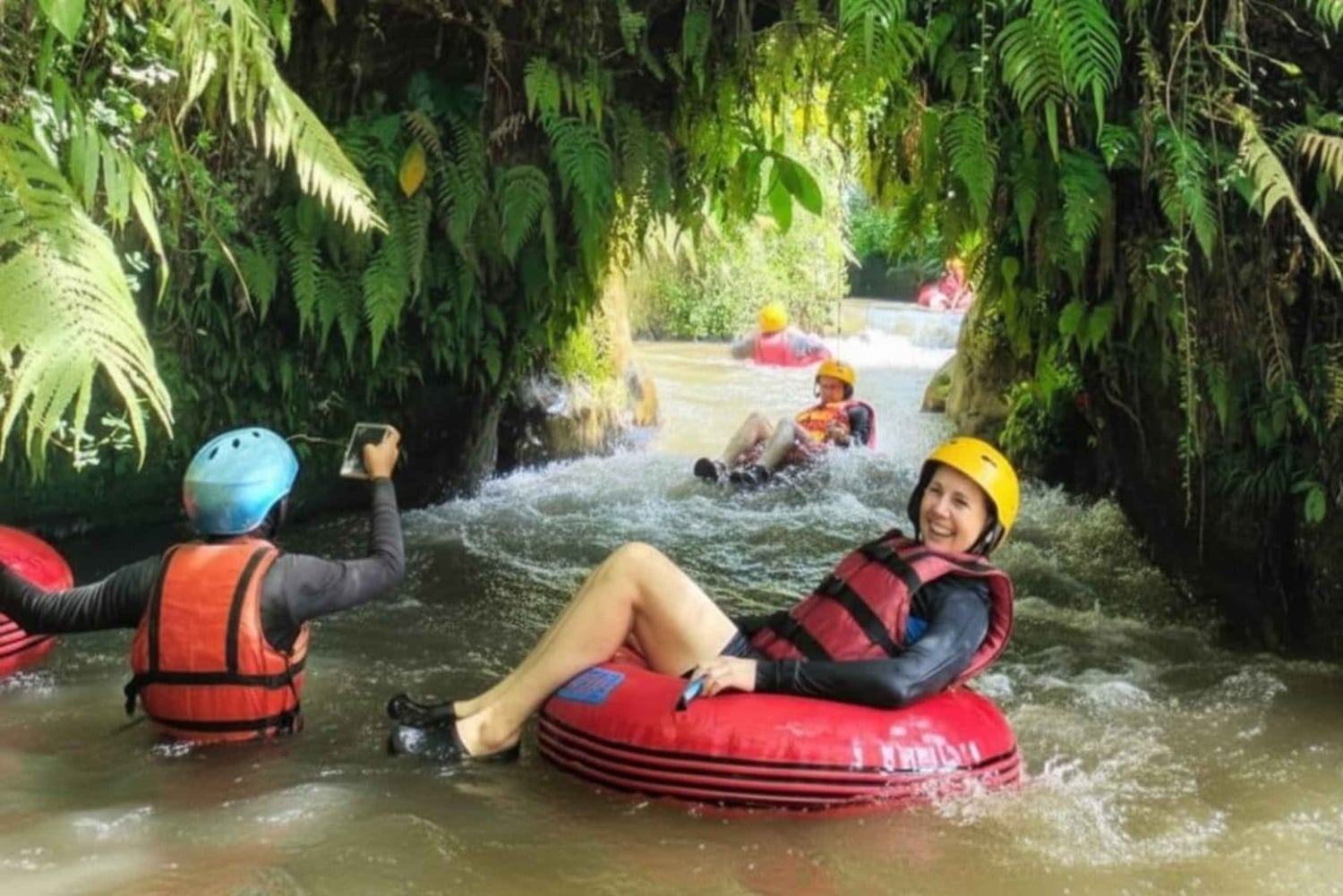 Ubud: river tubing nella grotta e zipline tra le risaie