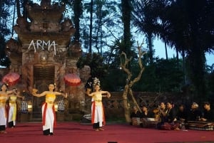 Ubud: Biljett till Legong Lasem eller Ramayana-balett