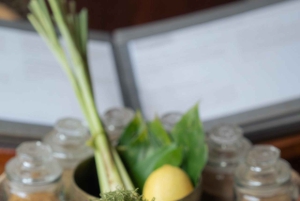 Ubud: Massage & Blumenbad im Tejas Spa Monkey Forest