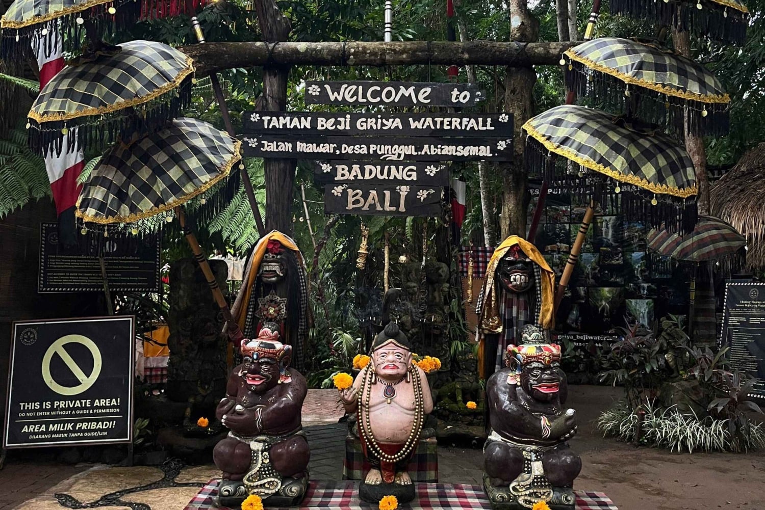 Ubud: Melukat at Griya Taman Beji Waterfall & Cretya DayClub