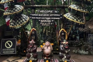 Ubud: Melukat at Griya Taman Beji Waterfall & Cretya DayClub