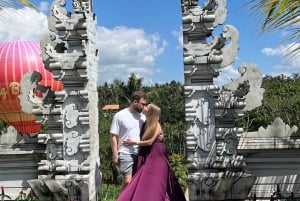Ubud: Apkeskogen, risterrasser, gunga, vattenfall, tempel