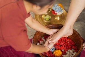 Ubud: Voucher eletrônico para massagem e banho de flores no Tejas Spa Bisma