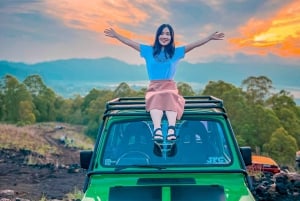 Ubud: Passeio de Jeep ao nascer do sol no Monte Batur e às fontes termais naturais