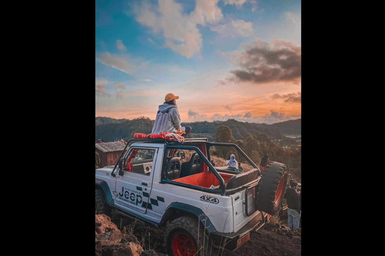 Bali : Excursion en jeep au lever du soleil sur le mont Batur et dans les sources d'eau chaude