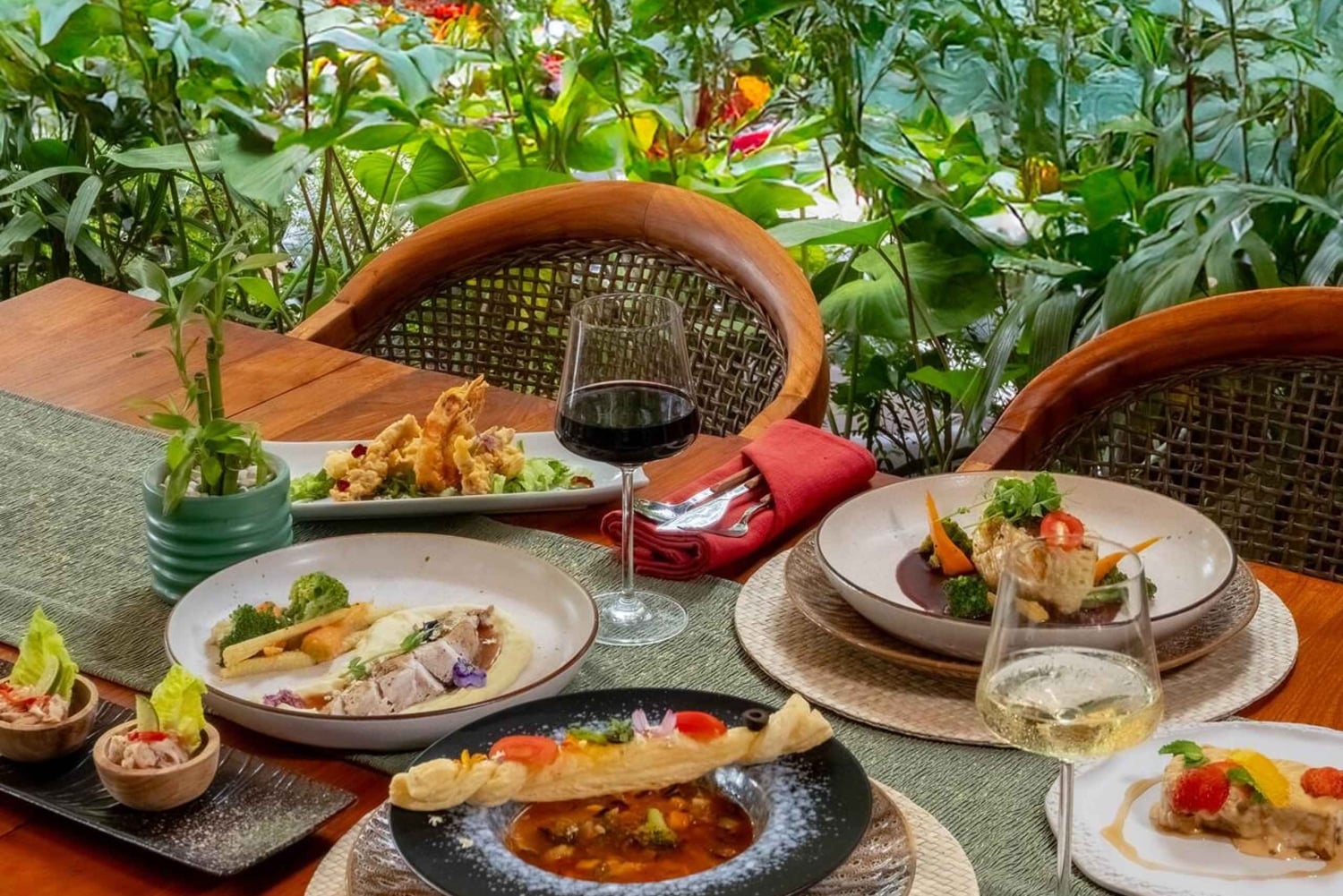 Ubud: New Year’s Eve 4-Course Dinner & Wine at Tablespoon