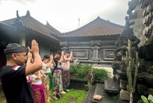 Bali: rytuały kulturowe, lokalna kuchnia i przygoda z świetlikami