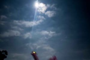 Bali: rytuały kulturowe, lokalna kuchnia i przygoda z świetlikami