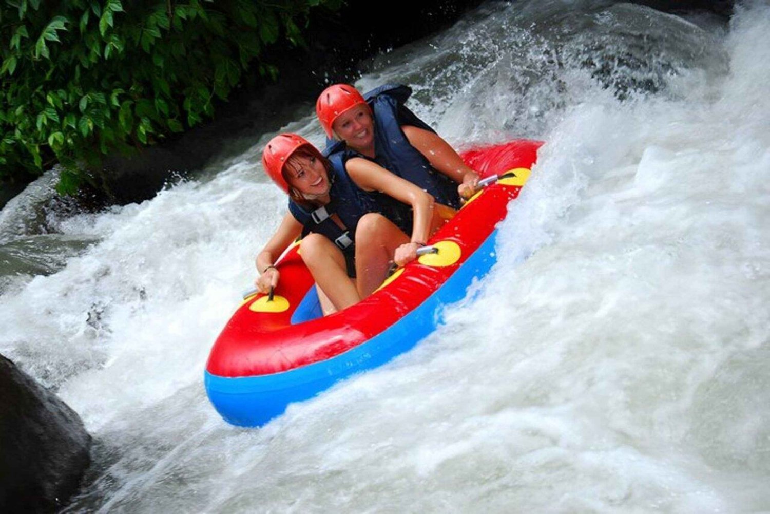 Ubud: Avventura in tubing nella giungla di Pakerisan con pranzo