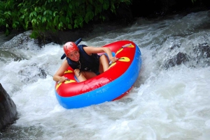 Ubud: Avventura in tubing nella giungla di Pakerisan con pranzo