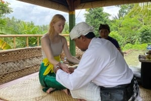 Ubud: Kämmenluku ja traumojen parantamisterapia