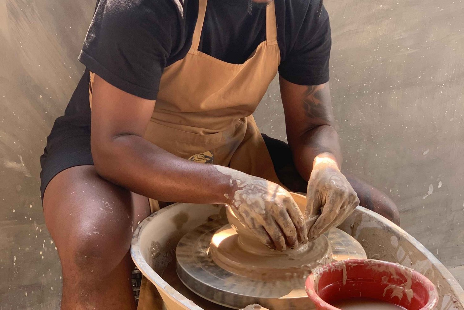 Ubud: aula de cerâmica com André