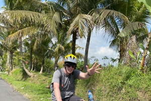 Ubud : PRIVATE Bike Tour inside Rice Field Ubud Countryside