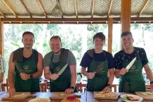 Ubud: aula de culinária privada com visita ao mercado e à quinta orgânica
