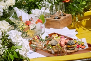 Ubud: Private Romantic Photo Cruise with Food and Drinks