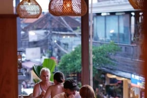 Ubud: cena en RENA Kitchen & Bar, cerca del palacio de Ubud