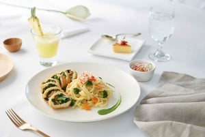 Ubud: Cena romántica en la terraza de un árbol del bosque