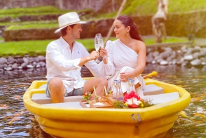 Ubud: Romanttisia valokuvahetkiä veneessä