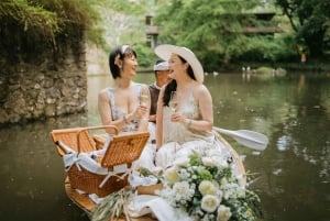 Ubud: Romantic Picnic on a Wooden Boat with Sparkling Wine