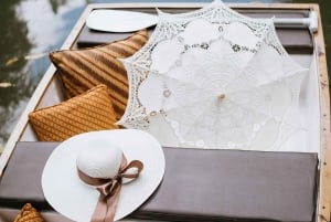 Ubud: Romantic Picnic on a Wooden Boat with Sparkling Wine