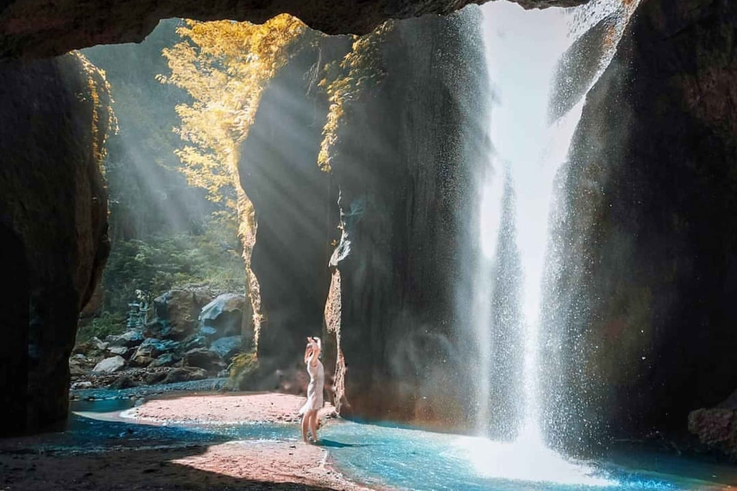 Ubud: Secret Waterfalls and Jungle Swing Private Tour