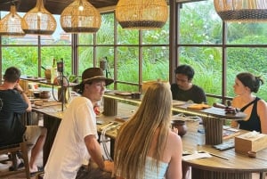 Ubud: Silver Jewelry Making Class with Pool Access
