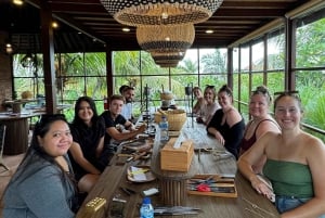 Ubud: Silver Jewelry Making Class with Pool Access