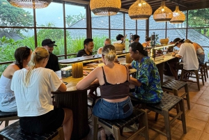 Ubud: Silver Jewelry Making Class with Pool Access