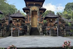 Ubud: Tirta Empul-templet e-cykeltur med lunch
