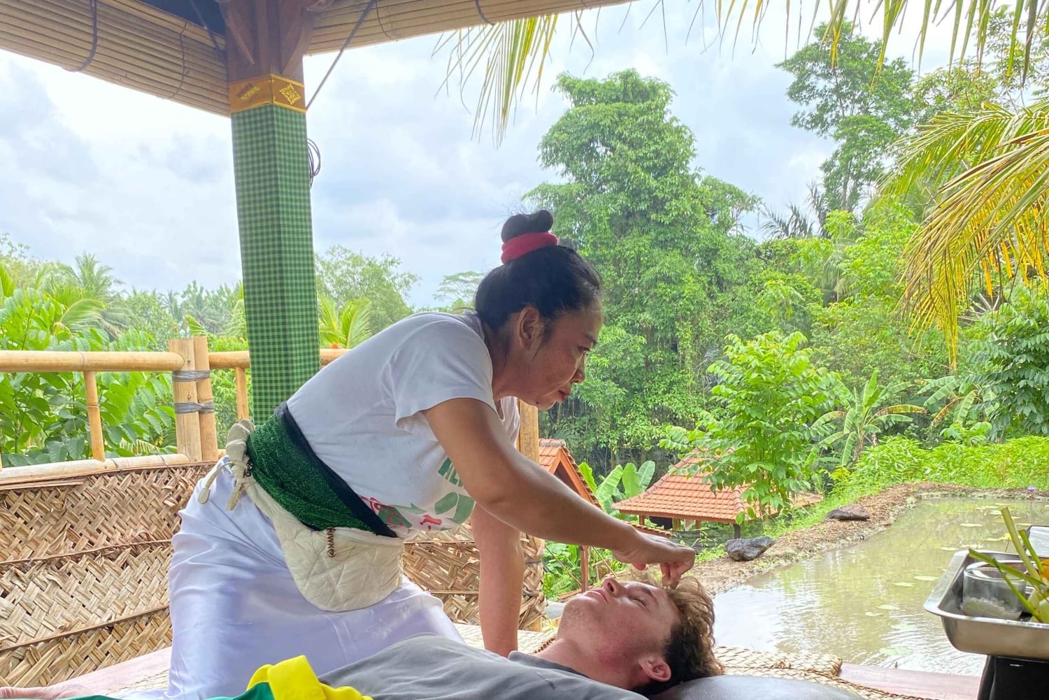 Ubud: Traditionell läkningssession med sömnterapi
