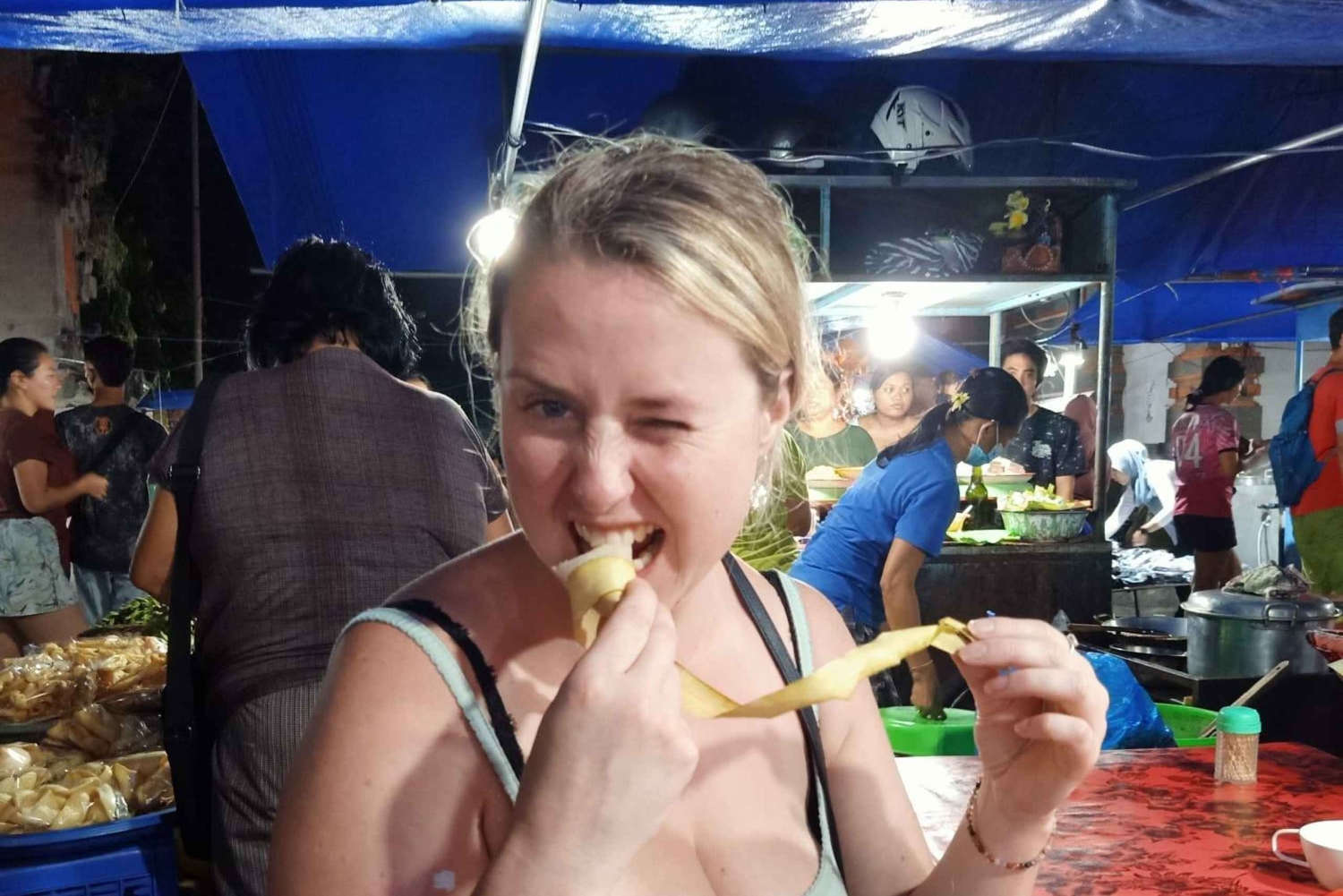 Tour gastronômico pelo mercado noturno tradicional de Ubud - tudo incluído