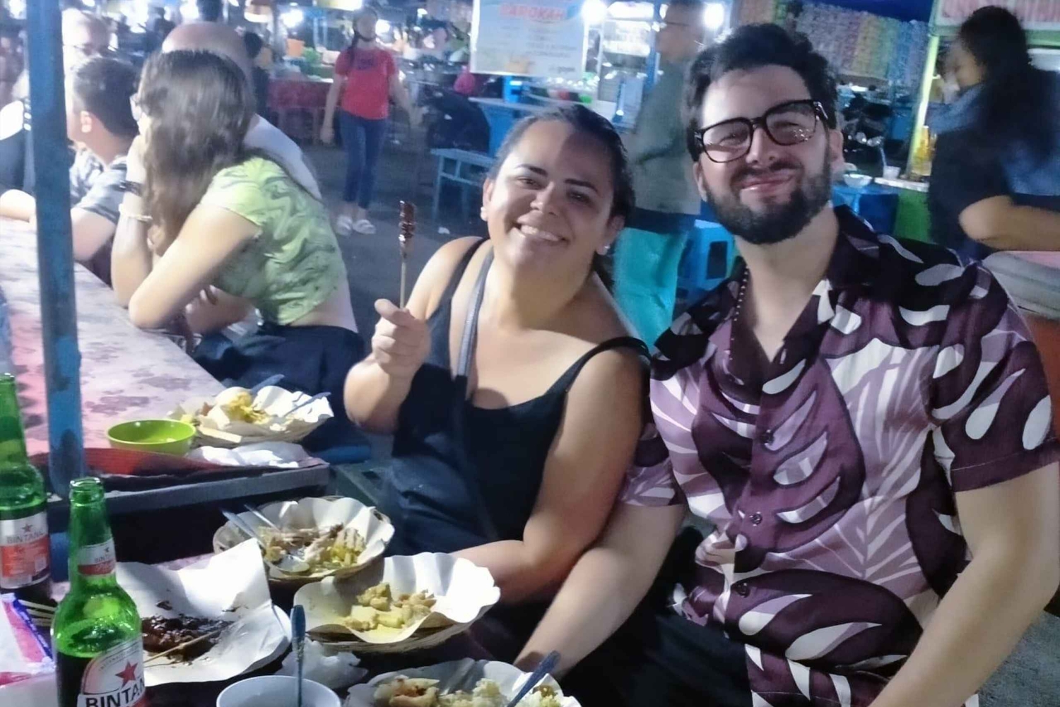 Tour gastronômico pelo mercado noturno tradicional de Ubud - tudo incluído