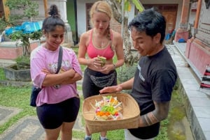 Ubud: Village Firefly Night Tour with Dinner