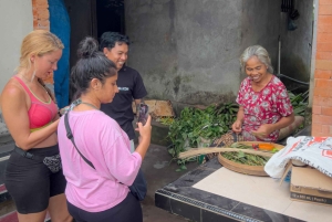 Ubud: Village Firefly Night Tour with Dinner