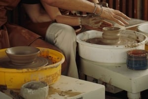 Ubud: Experiencia completa de alfarería con torno y modelado a mano.