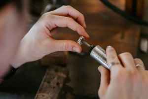 Uluwatu: lezione e laboratorio di Krisna Silver