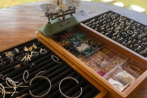 Uluwatu : Tee omat hopeakorusi luokka