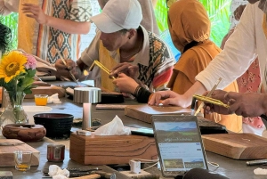 Uluwatu : Tee omat hopeakorusi luokka