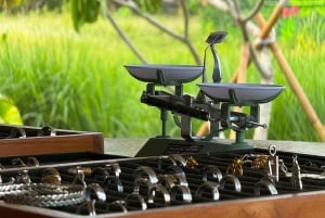 Uluwatu : Tee omat hopeakorusi luokka