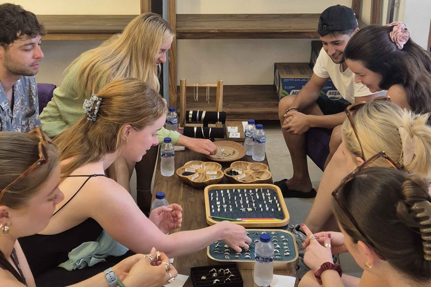 Uluwatu: corso di creazione di gioielli in argento con foto ricordo