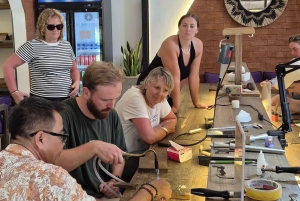 Uluwatu: corso di creazione di gioielli in argento con foto ricordo