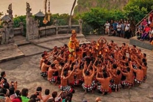 Uluwatu temppeli & Kecak-tanssi auringonlaskun aikaan - all inclusive
