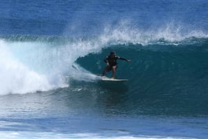 Cours de surf à Uluwatu, Bali – Surfeurs débutants et intermédiaires